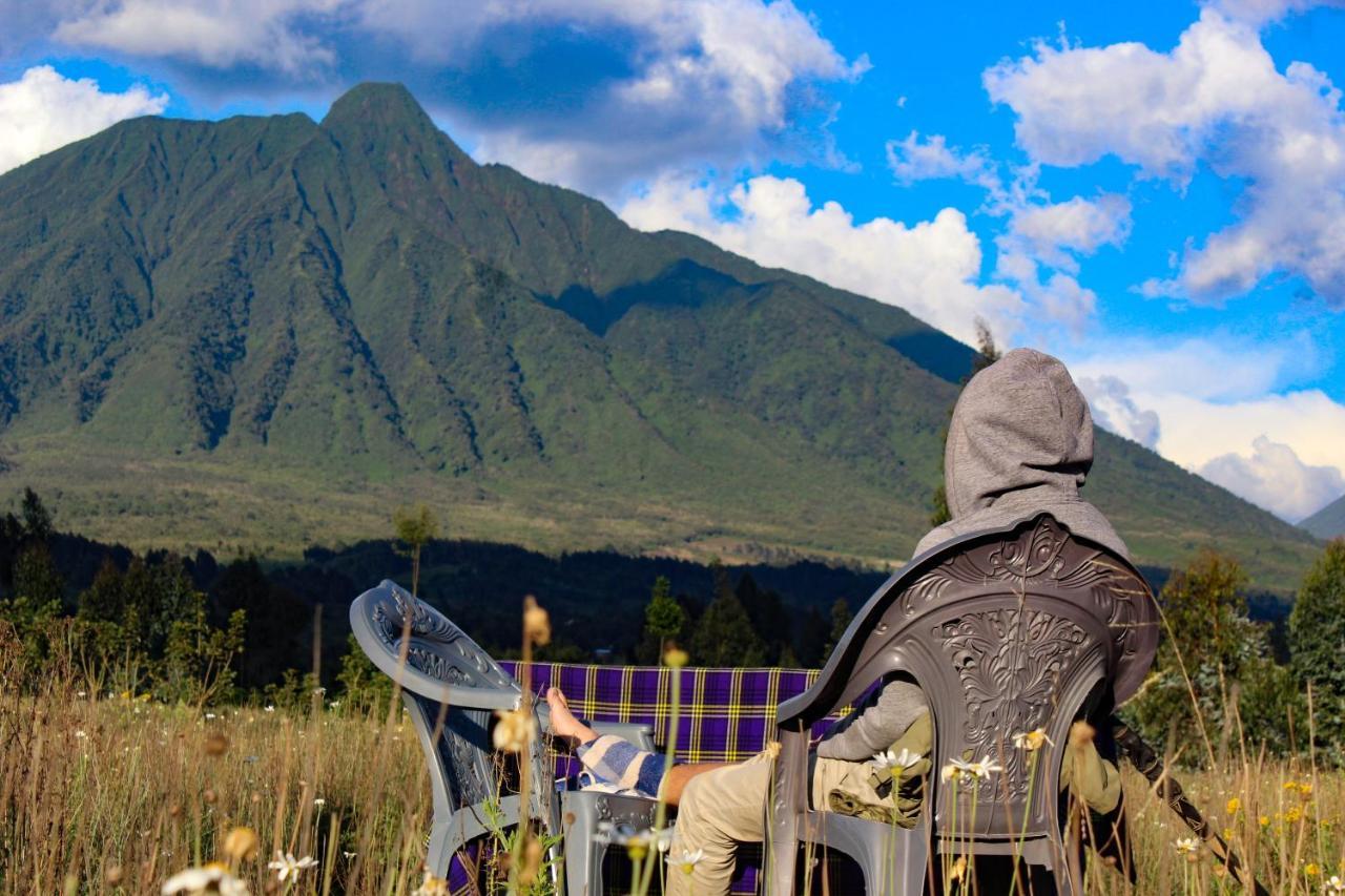 Under Volcanoes View Guest House Nyarugina Bagian luar foto