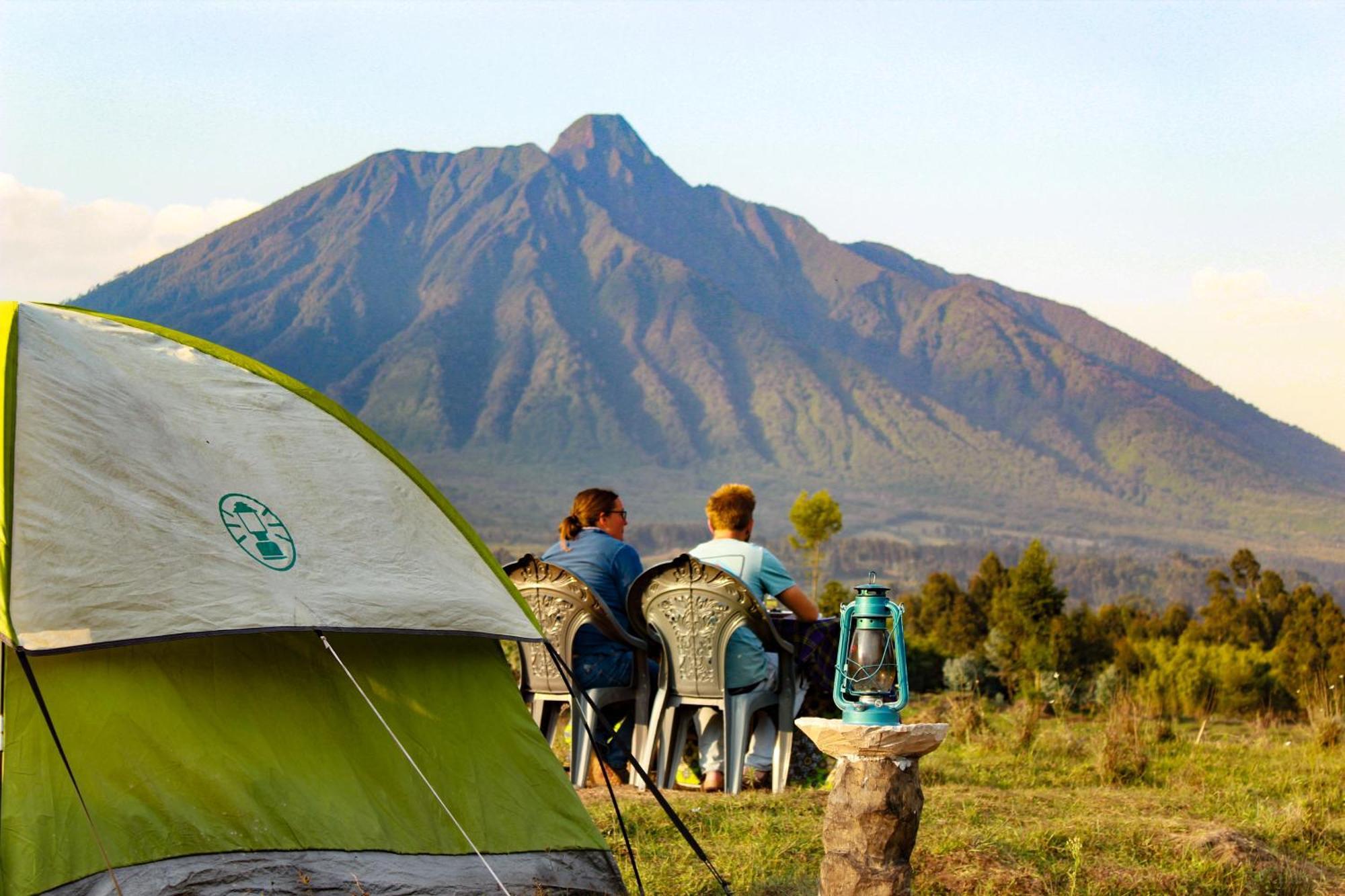 Under Volcanoes View Guest House Nyarugina Bagian luar foto