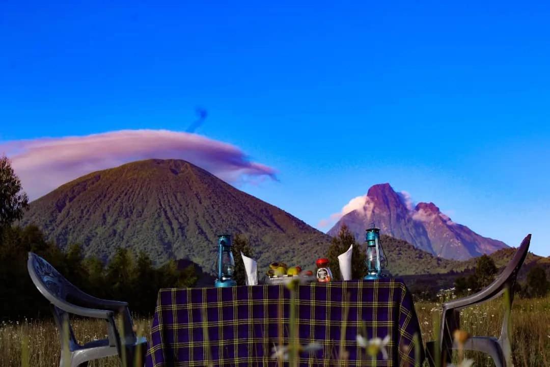 Under Volcanoes View Guest House Nyarugina Bagian luar foto